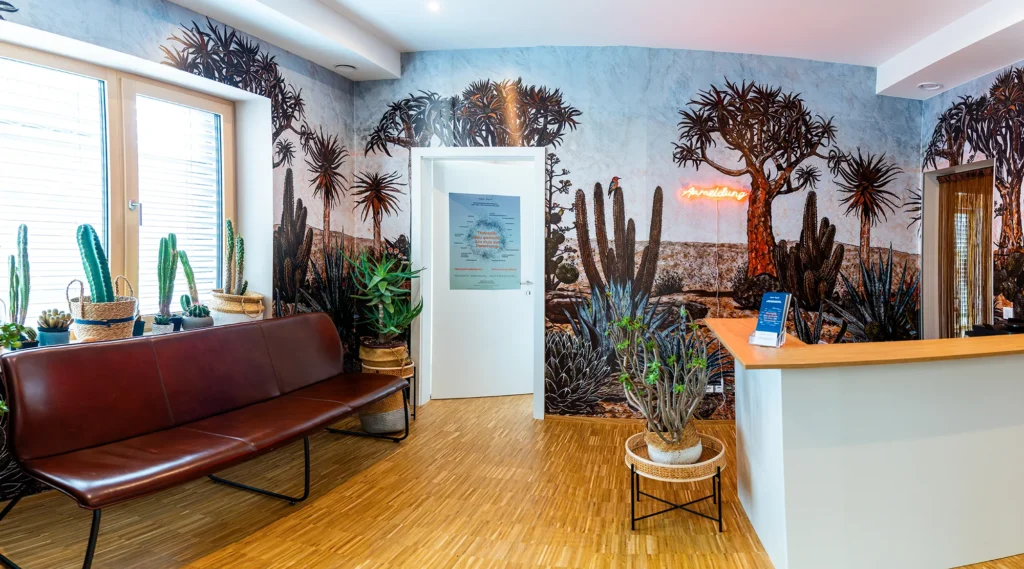 Ansicht Praxis Warteraum und Anmeldung